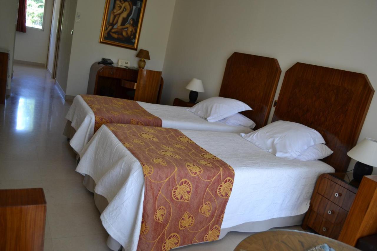 Logis L'Auberge - Maison Glenn Anna Sainte-Anne-d'Auray Ruang foto